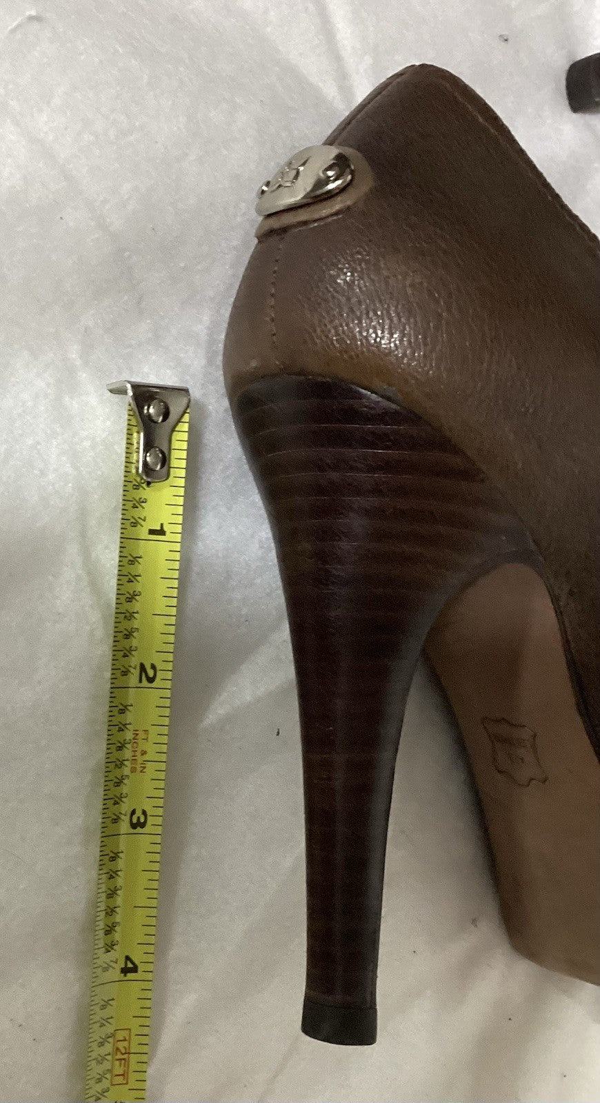 BCBG MaxAzria Dark Brown Leather Catilda Ankle Bootie Sz 6b/36