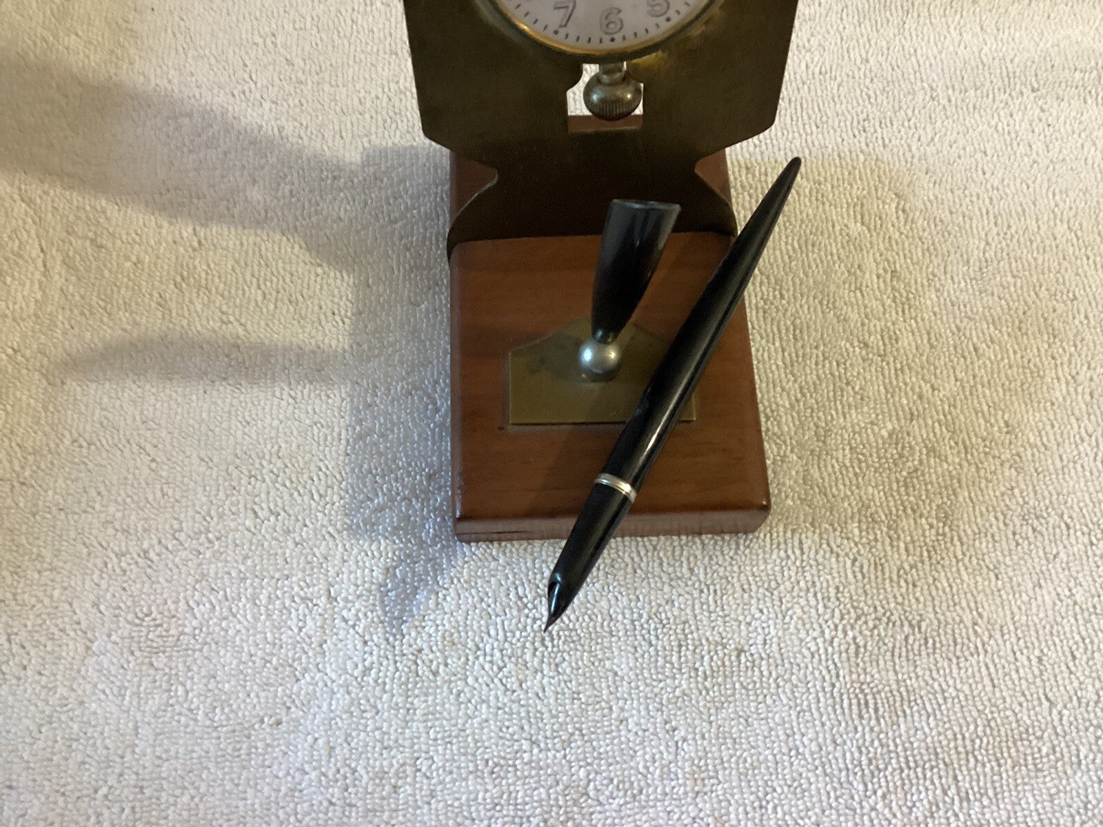 Howard & Co waltman 8 Days Desk Clock With Fountain Pen