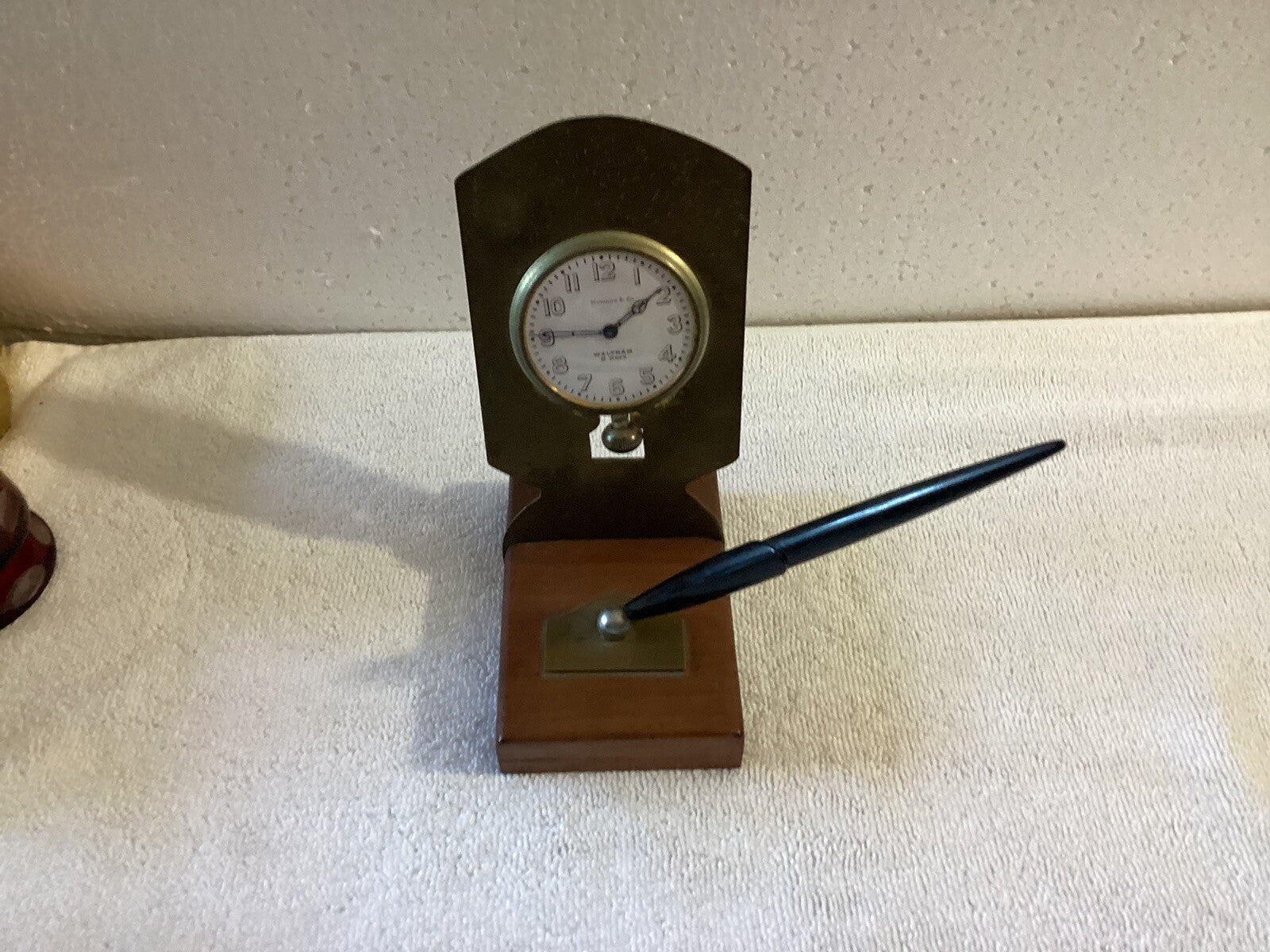 Howard & Co waltman 8 Days Desk Clock With Fountain Pen