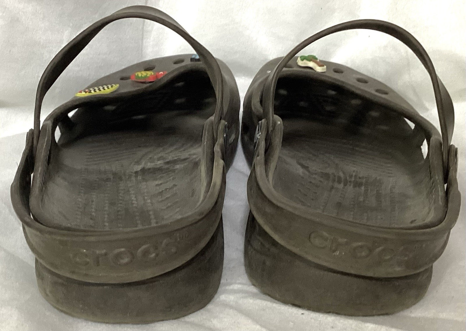 Women Karin Khaki Crocs Sz 9