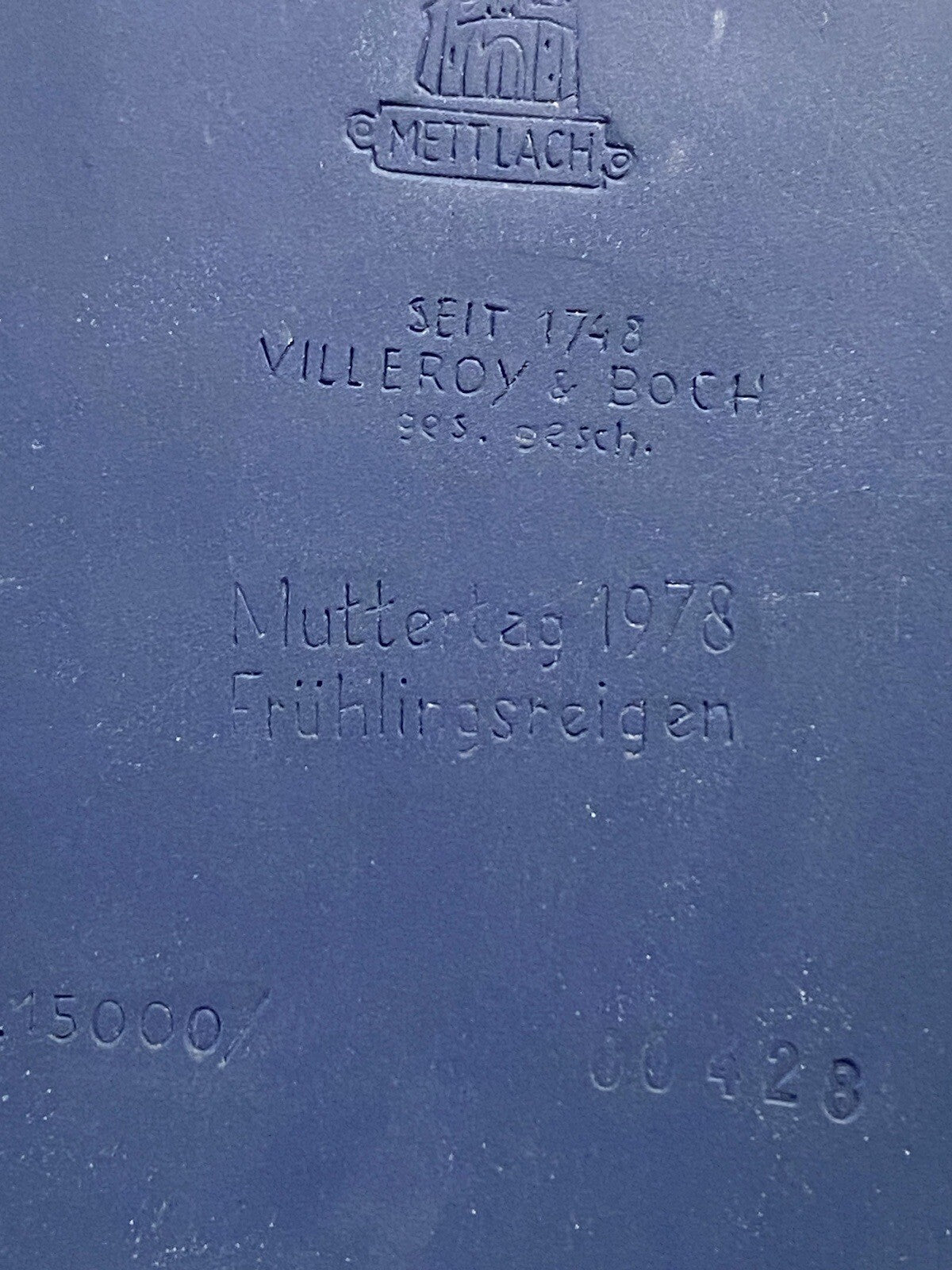 Mettlach Stoneware VilleRoy & Bosch 1978 Plaque Mother And Daughters