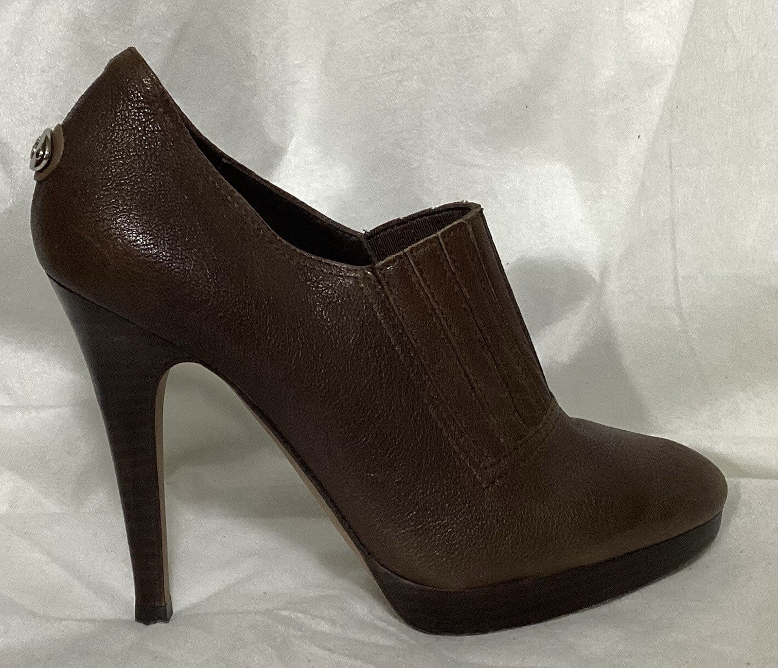 BCBG MaxAzria Dark Brown Leather Catilda Ankle Bootie Sz 6b/36