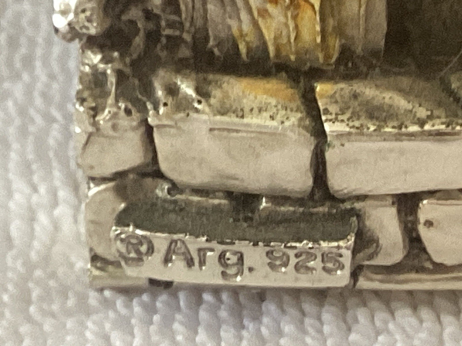 Vintage Silver Arg. 925 3 D Relief Sculpted Couple Kissing On Bench