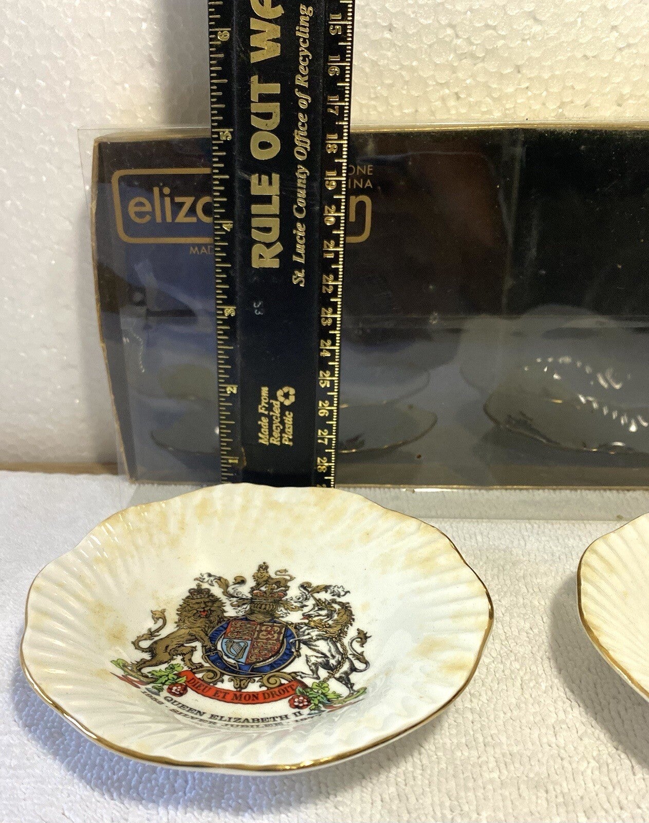 Elizabethan Silver Jubilee Plates Set Of 2
