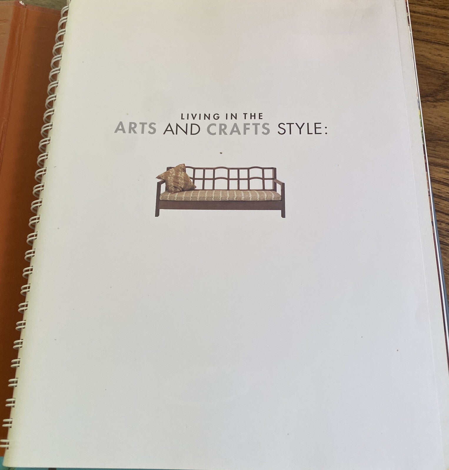 Living In Thé Arts And Crafts Style. A home Decorating Workbook