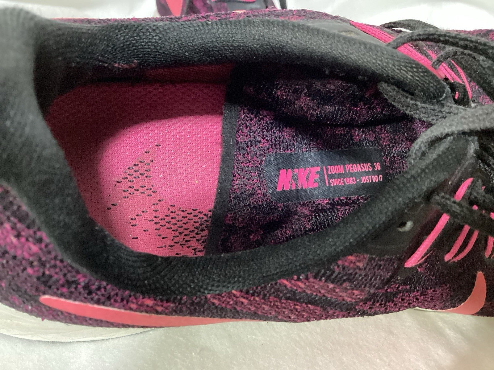 Nike Zoom Pegasus women Sneakers Color Purple And Black Sz 8.5