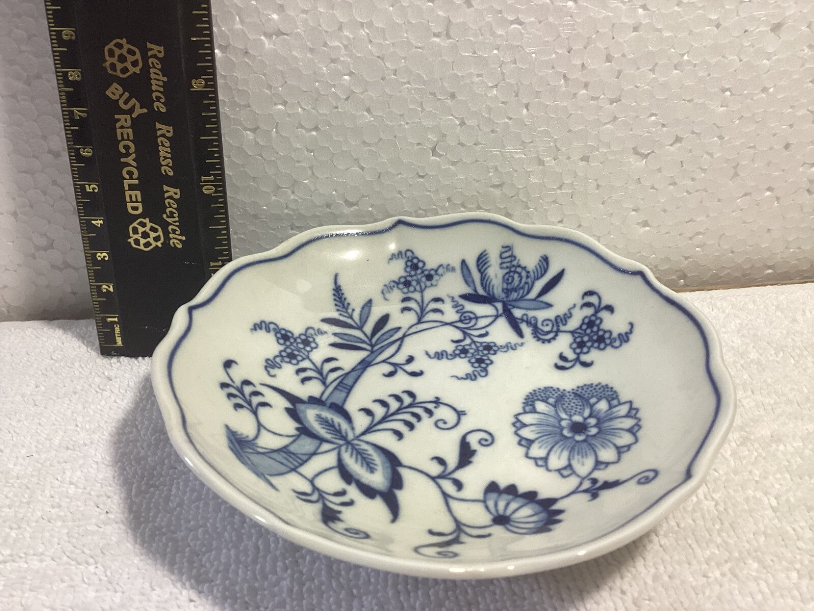 Zwiebelmuster White & Blue Floral Pattern Round Porcelain Small Dish 5”