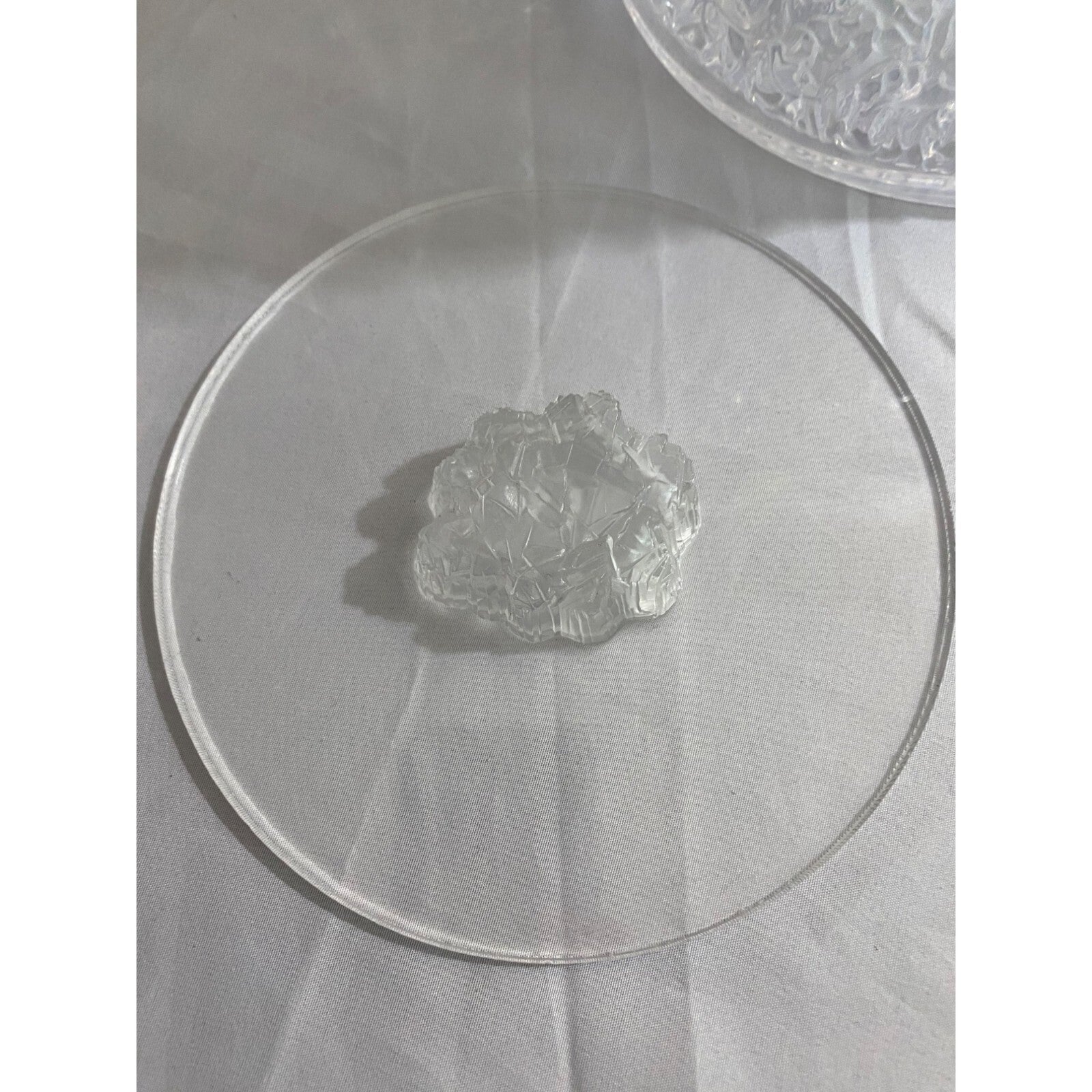 Vintage Hinge Texture Lucite Ice Bucket