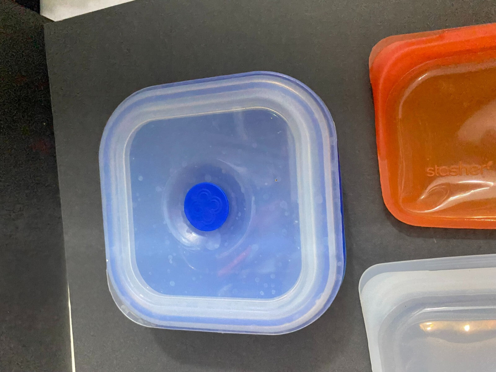 Lot Of 7 Tupperware Plastic Lunch Container & 2 Enveloppe Ones