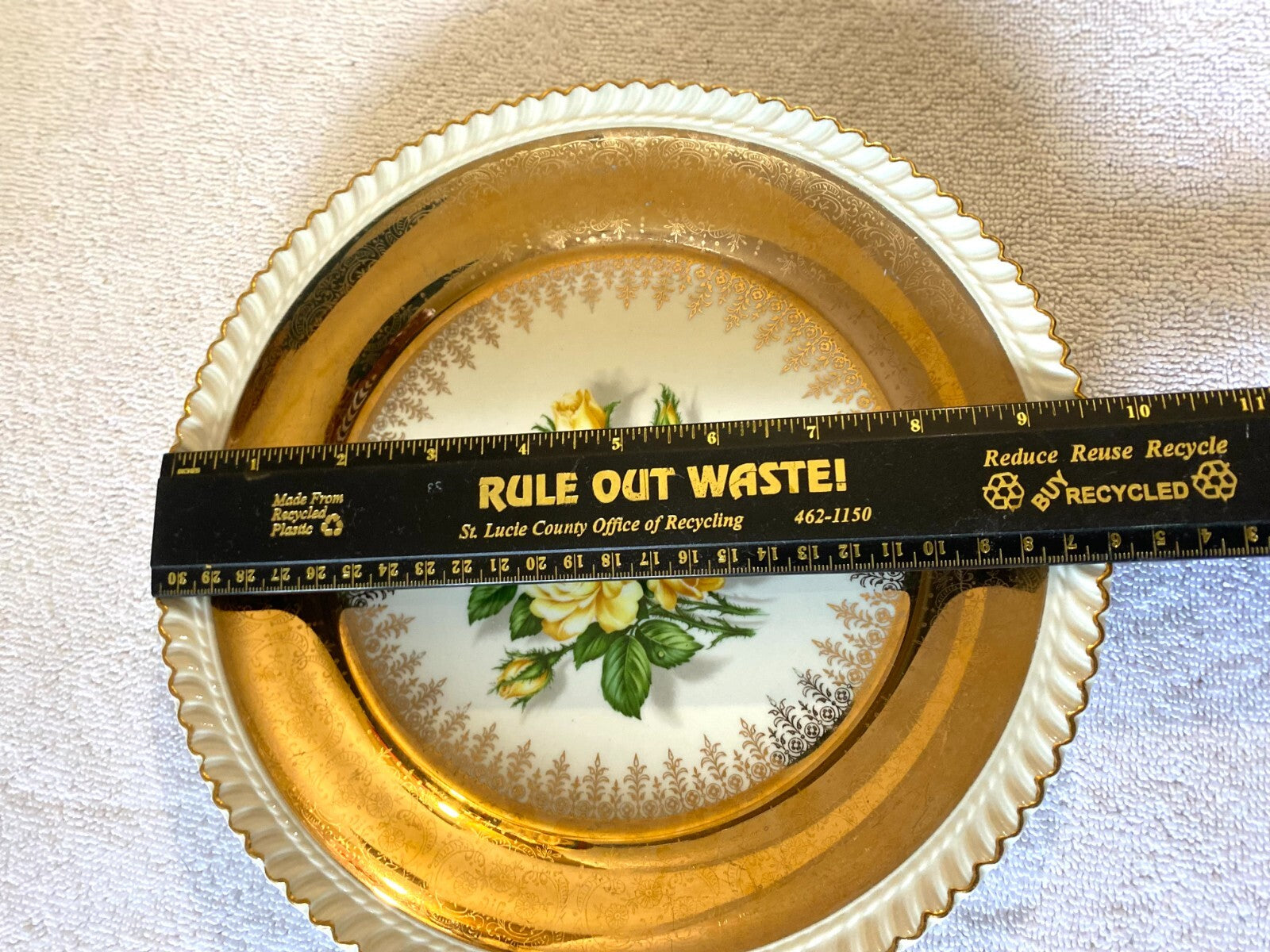 Georgian China 22 Kt Gold Floral Pattern Round Decorative Plate