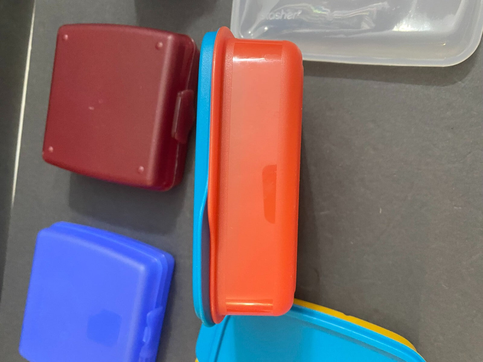 Lot Of 7 Tupperware Plastic Lunch Container & 2 Enveloppe Ones