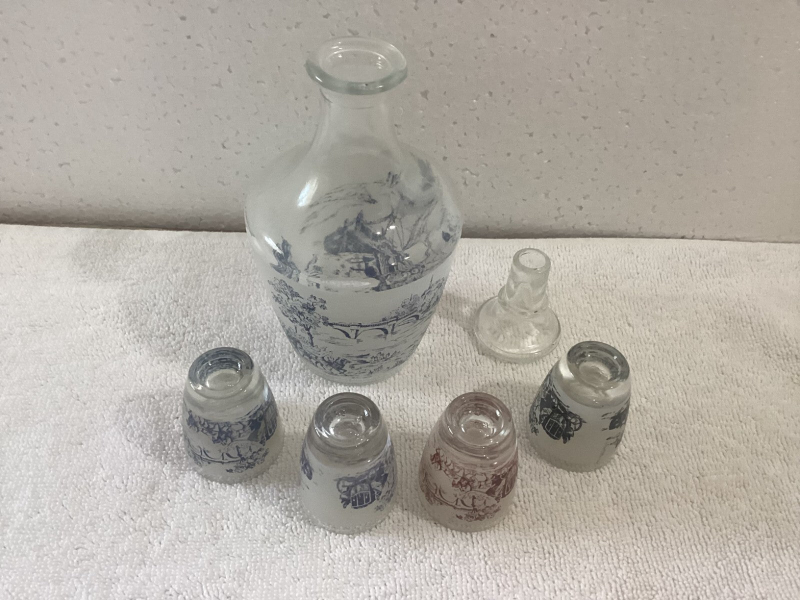 20th Century 5 Pcs French Decanter Set Carafe With Lid And 4 Shot Glasses