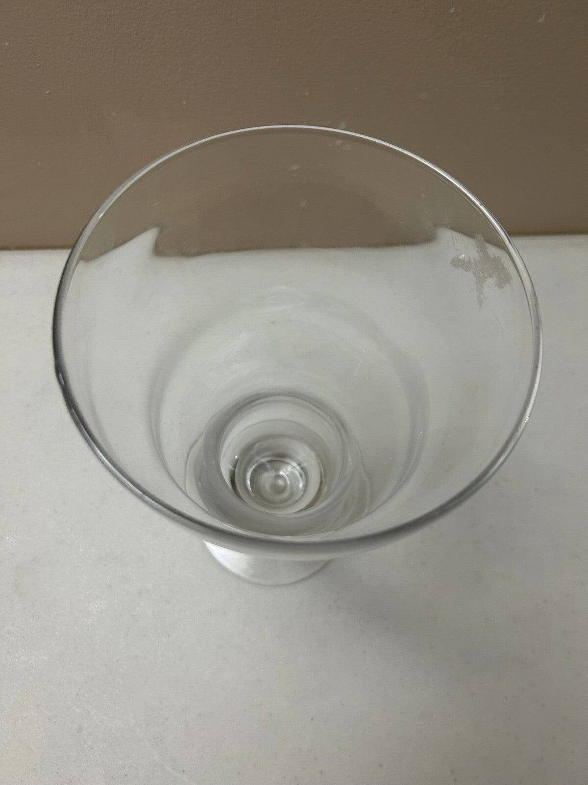 Vantage Clear Glass 11.5 Inch Tabletop Display/Centerpiece Footed Flower Vase