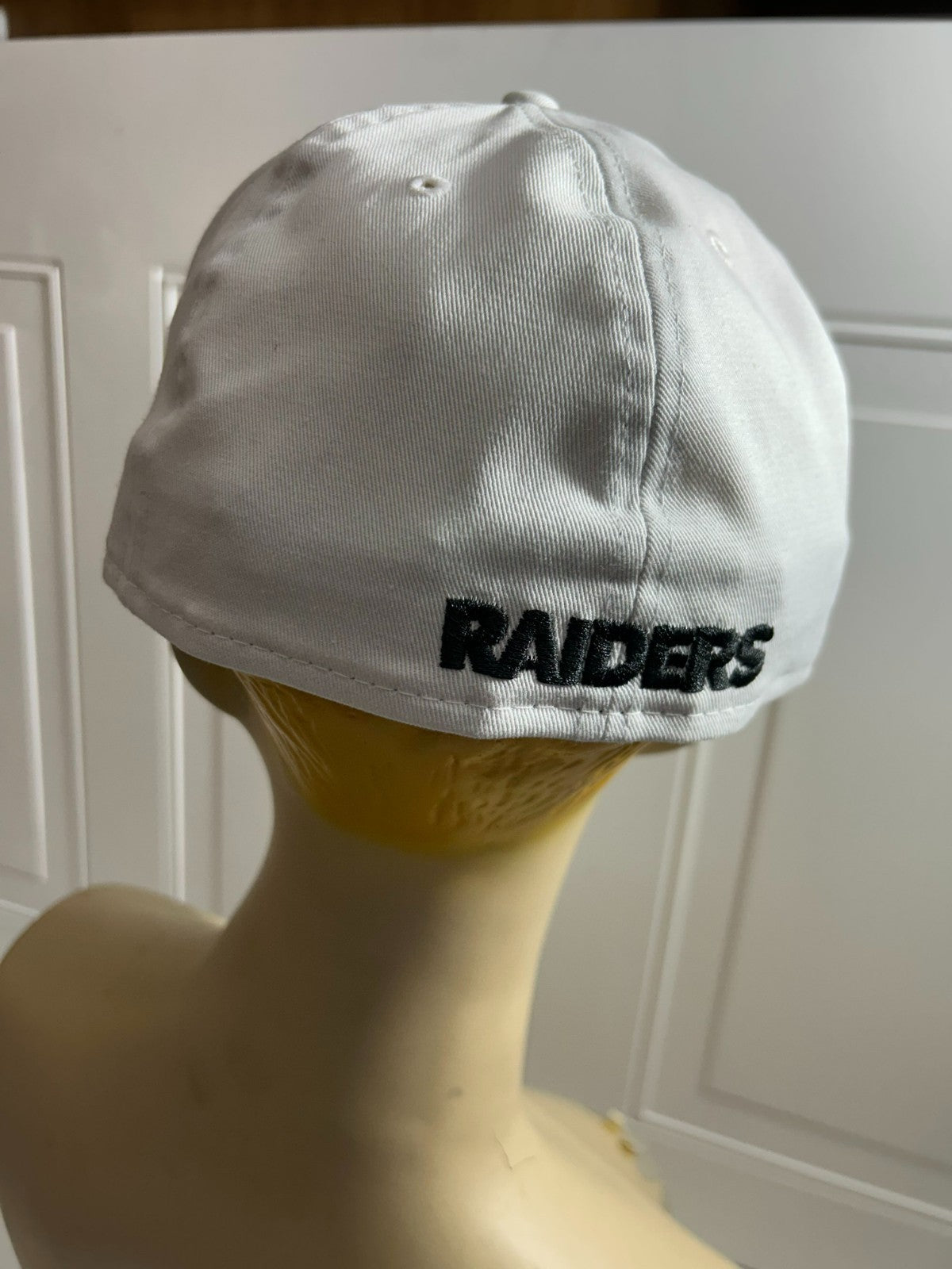 New Era Las Vegas Raiders NFL Football Team Cap - Black White Size 7.5