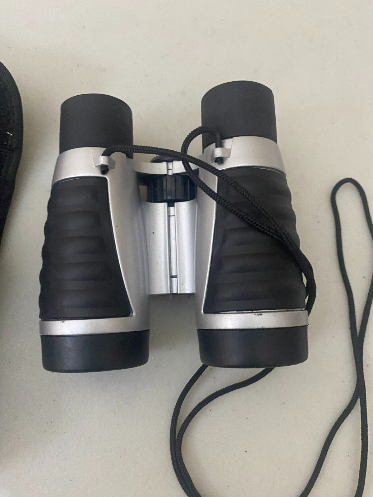 Vivitar Silver Black Magnification Binoculars 4 x 30 With Strap And Pouch