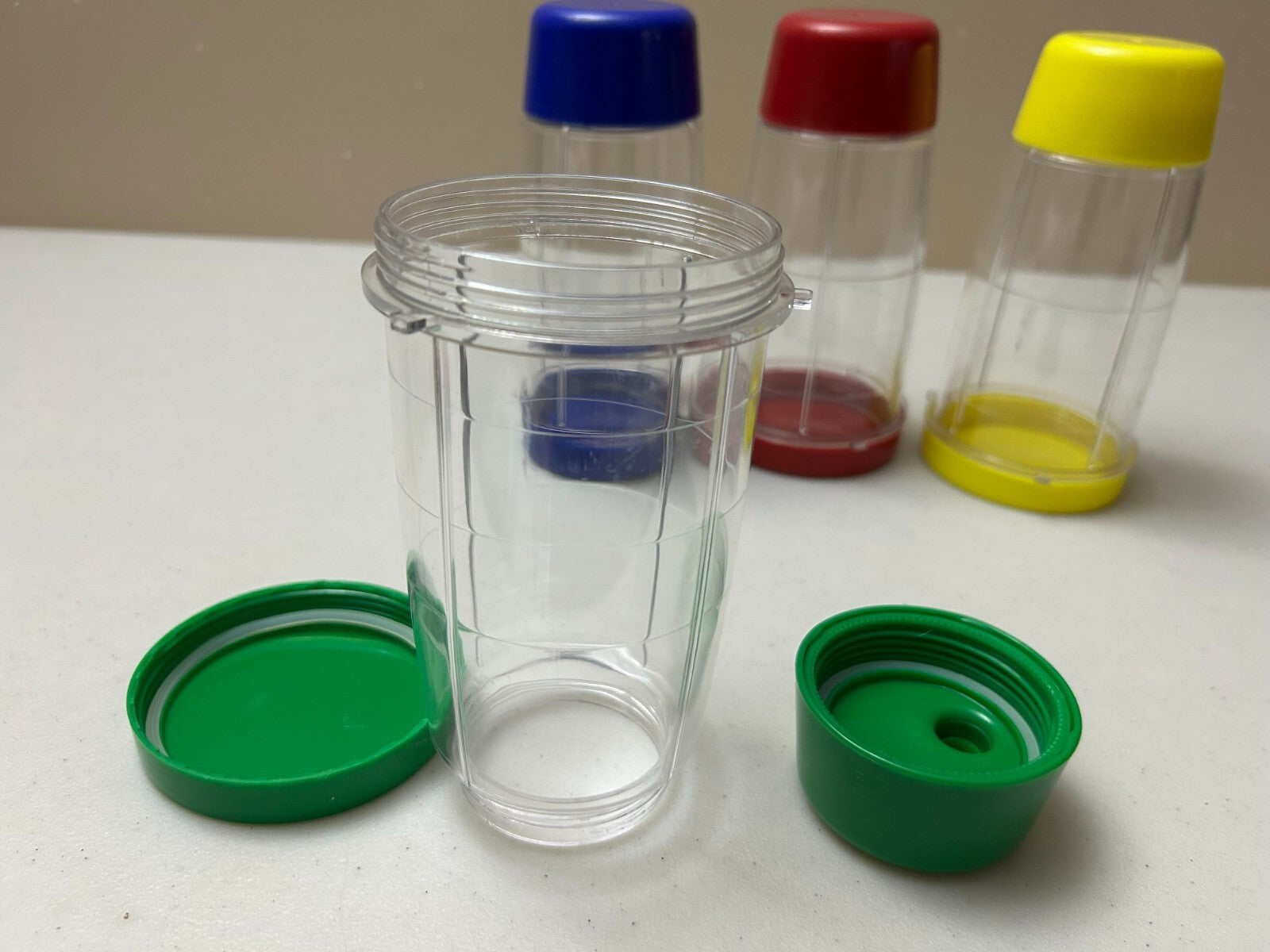 Set Of 4 Multicolor Double Lid Clear Plastic On The Go Cup For Blender