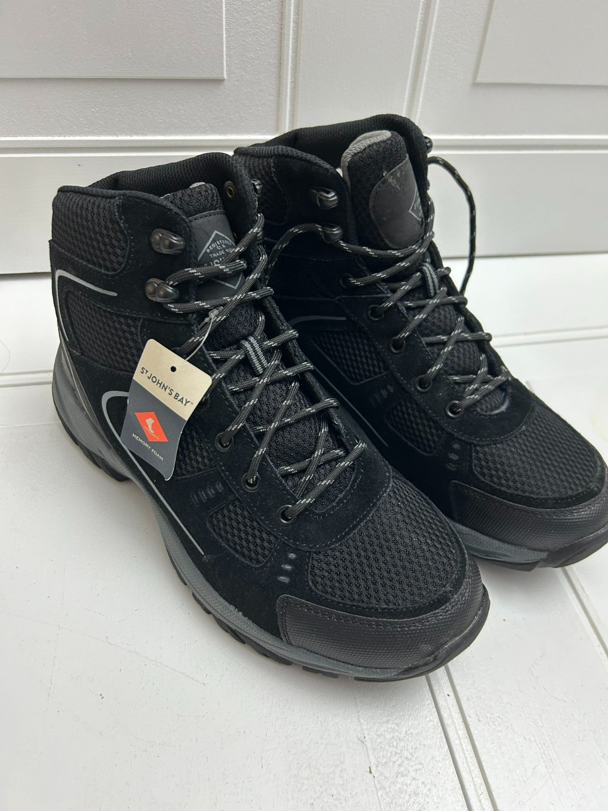 St. John's Bay Men's Black Lace Up Hiking Boots With Memory Foam Size 10