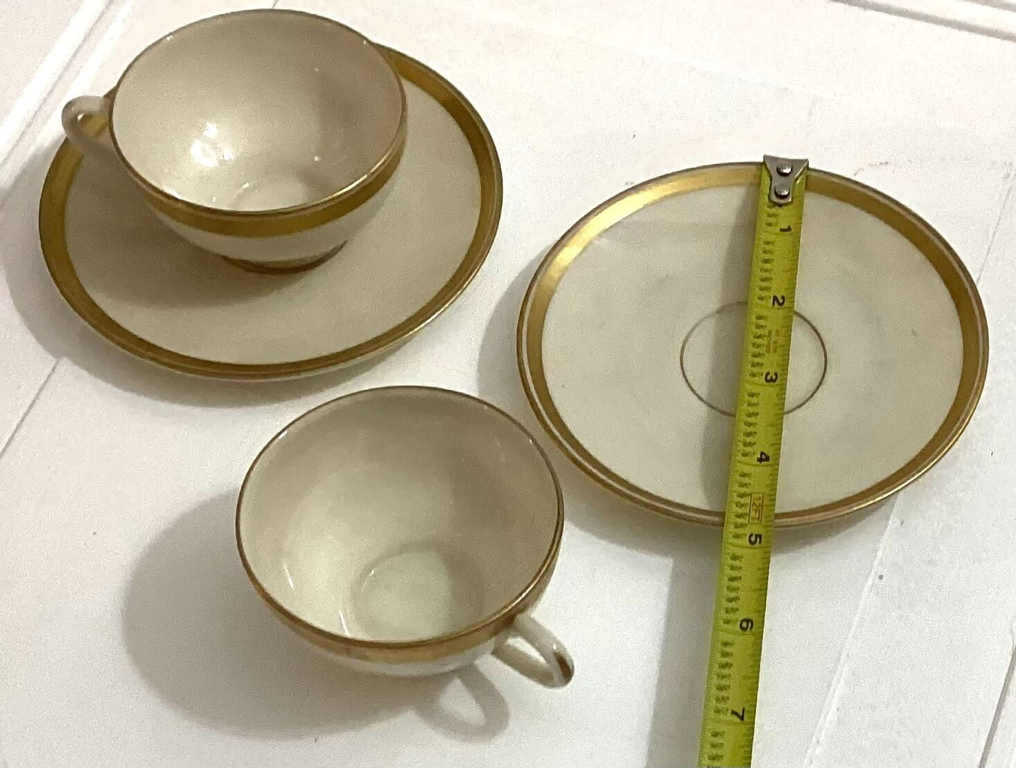 Set Of 2 Lunning Inc. White With Gold Trim Edge Coffee Cups And Saucers