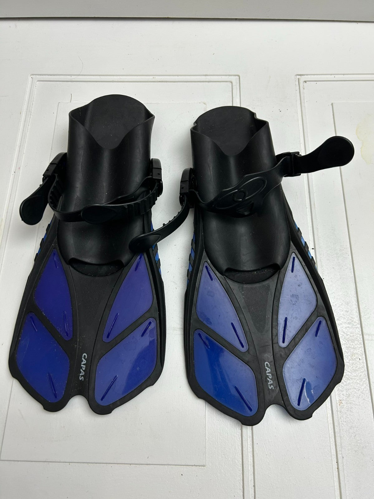 Capas Unisex Adjustable Snorkel Swimming Fins Size ML/XL (9-13) - Black Blue