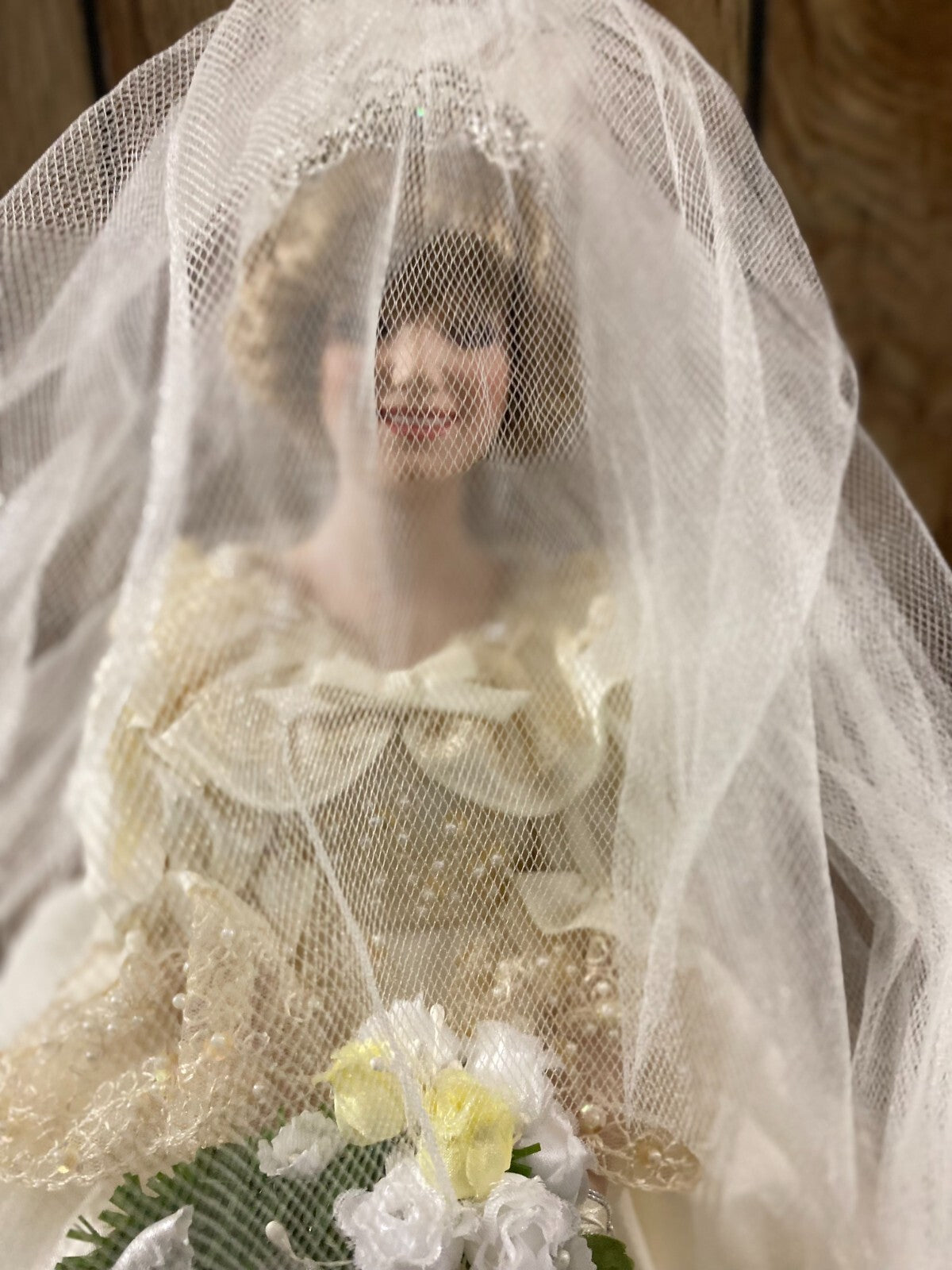 The Danbury Mint The Princess Diana Bride Porcelain Free Standing Wedding Doll