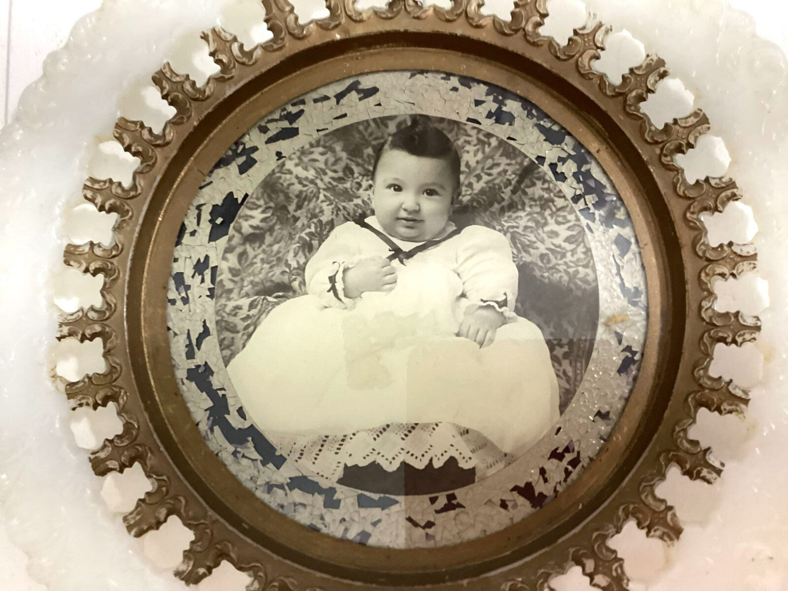 Antique Milk Glass Wall Hanging Plate Picture Decoration