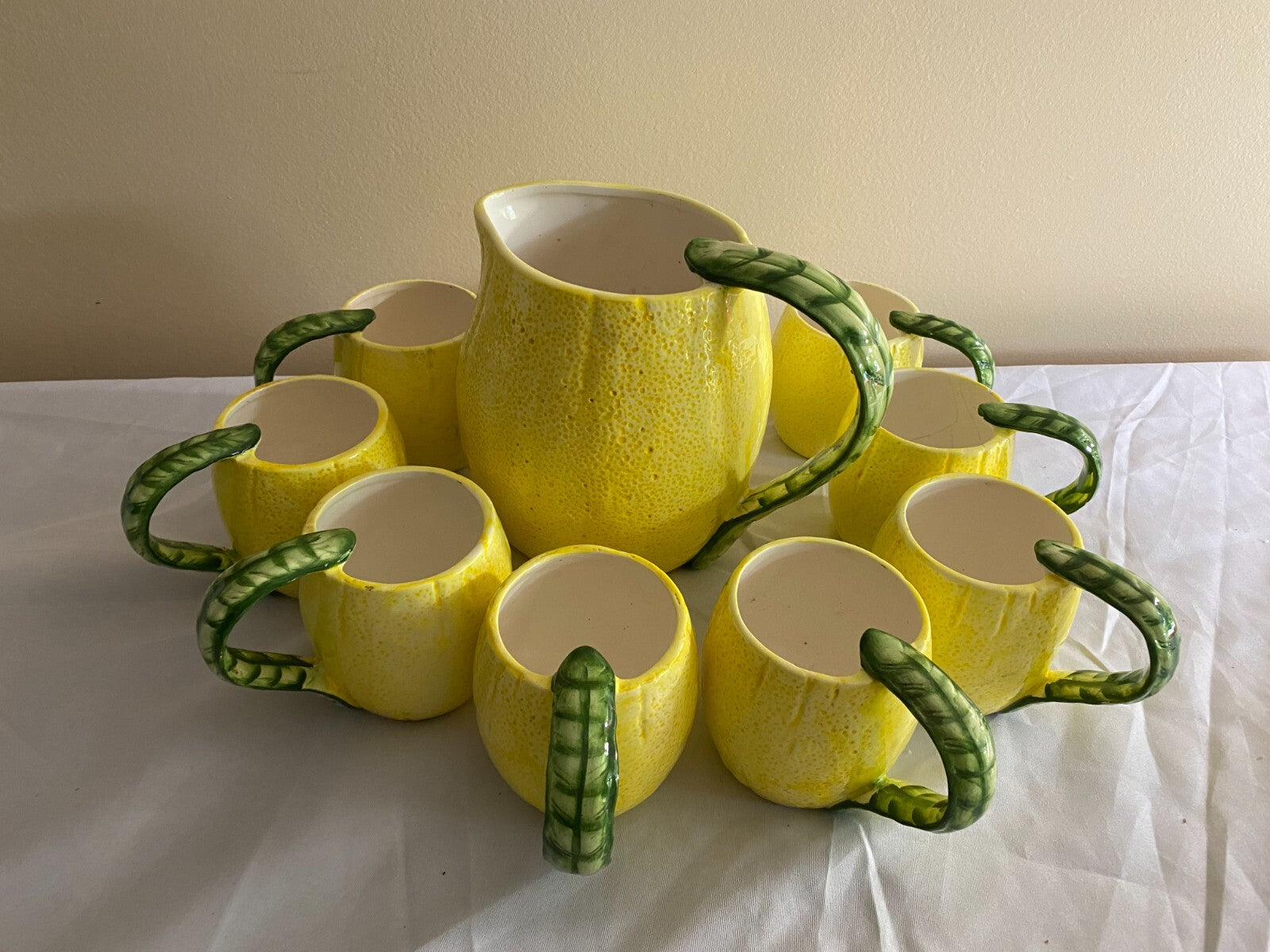 Ron Gordon Designs Lot Of 9 Yellow With Green Lemonade Theme Mugs With Pitcher