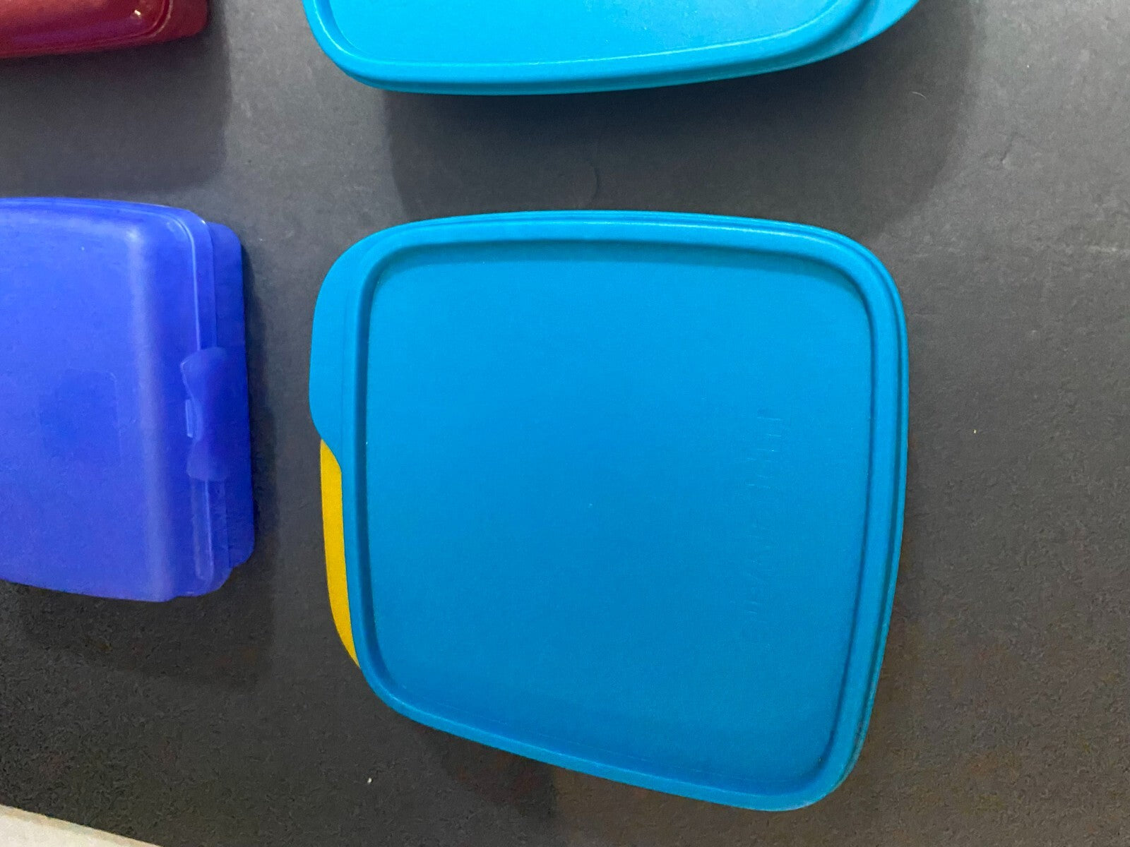 Lot Of 7 Tupperware Plastic Lunch Container & 2 Enveloppe Ones