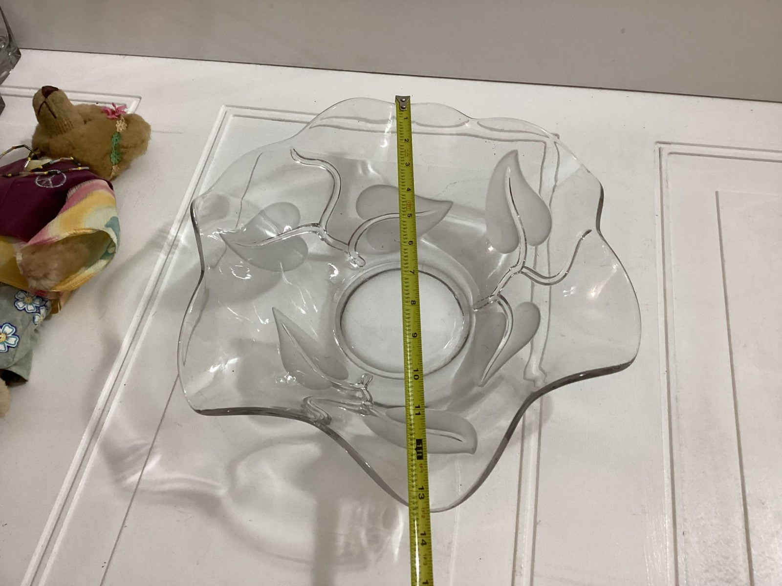 Vintage Scalloped Clear Glass With Etched Leaves Bowl