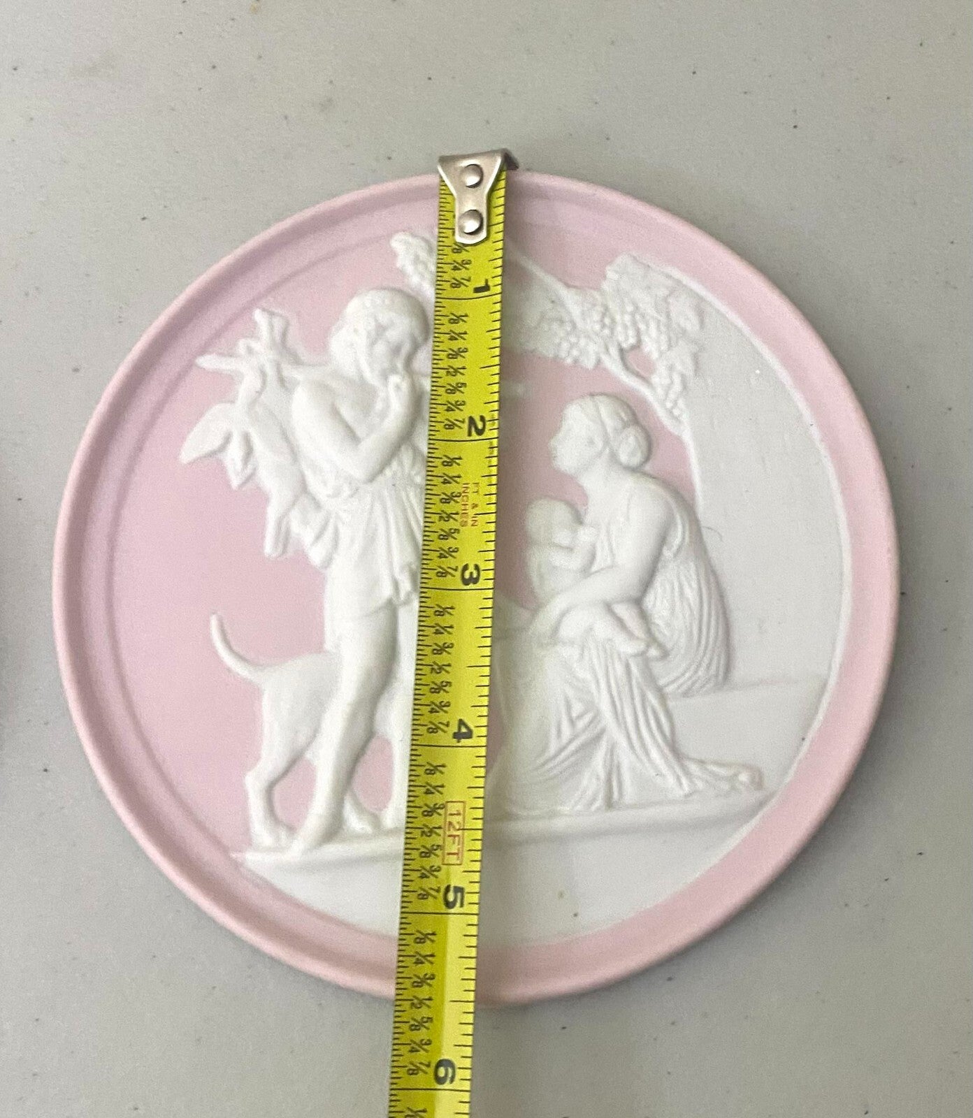 Set Of 2 Royal Copenhagen Bing & Grodahl Wall Plates Color Pink & White 5.5 Inch
