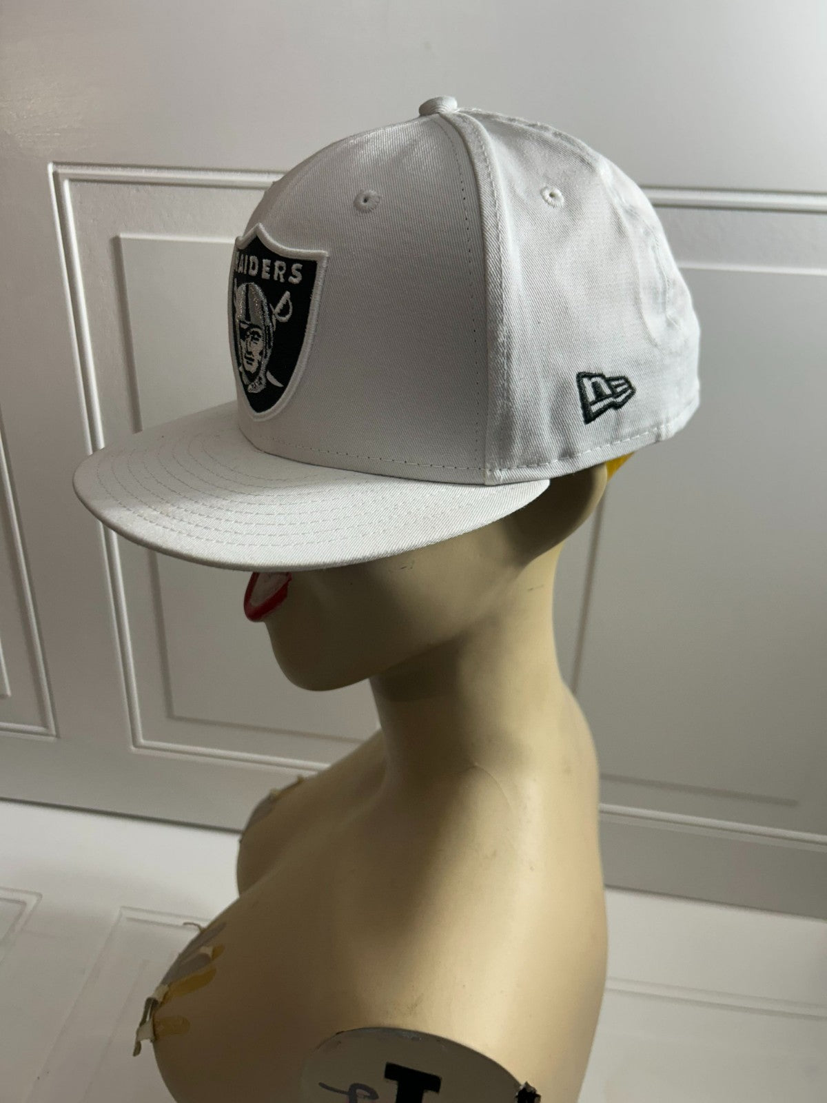 New Era Las Vegas Raiders NFL Football Team Cap - Black White Size 7.5