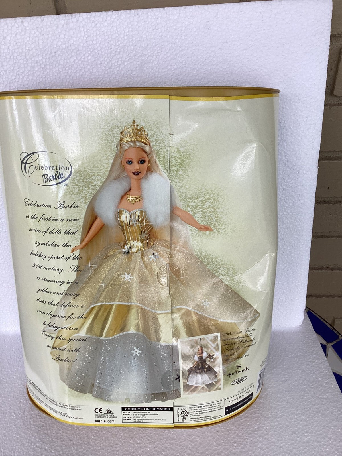 Mattel 28269 Holiday Celebration Barbie Doll In Golden Dress Year 2000 With Box