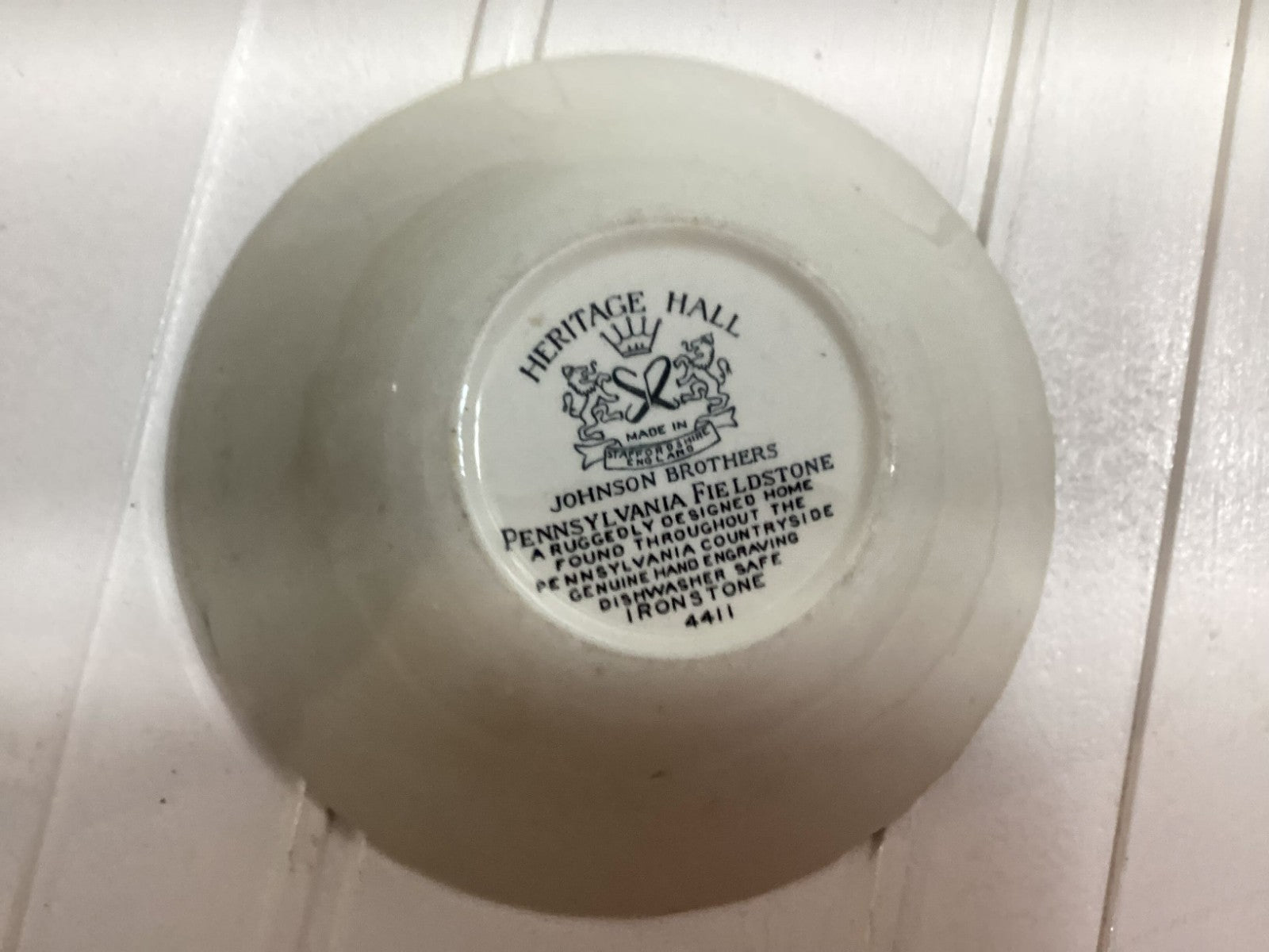 Johnson Brothers Heritage Hall Dinner Set - 12 Pieces