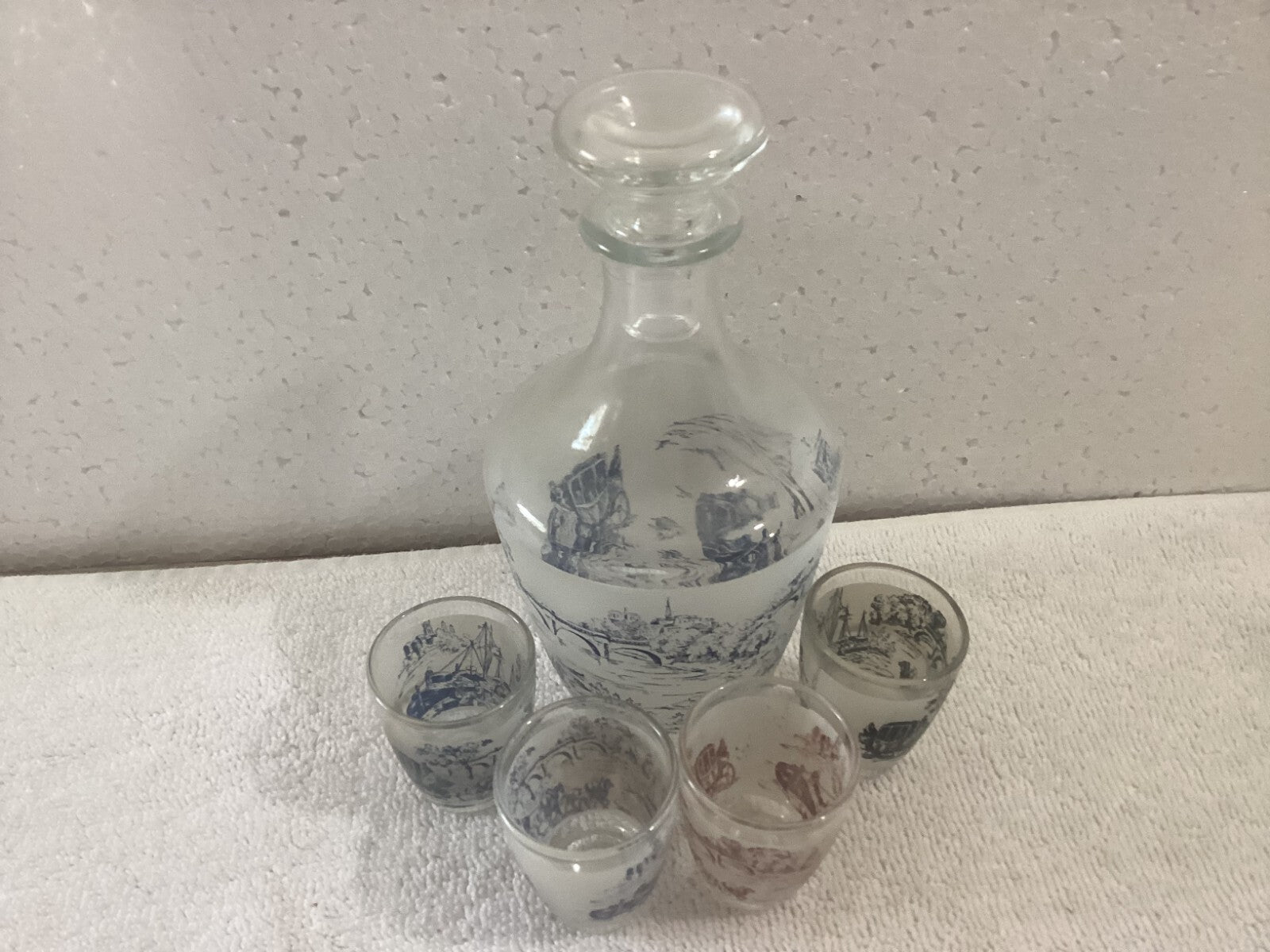 20th Century 5 Pcs French Decanter Set Carafe With Lid And 4 Shot Glasses