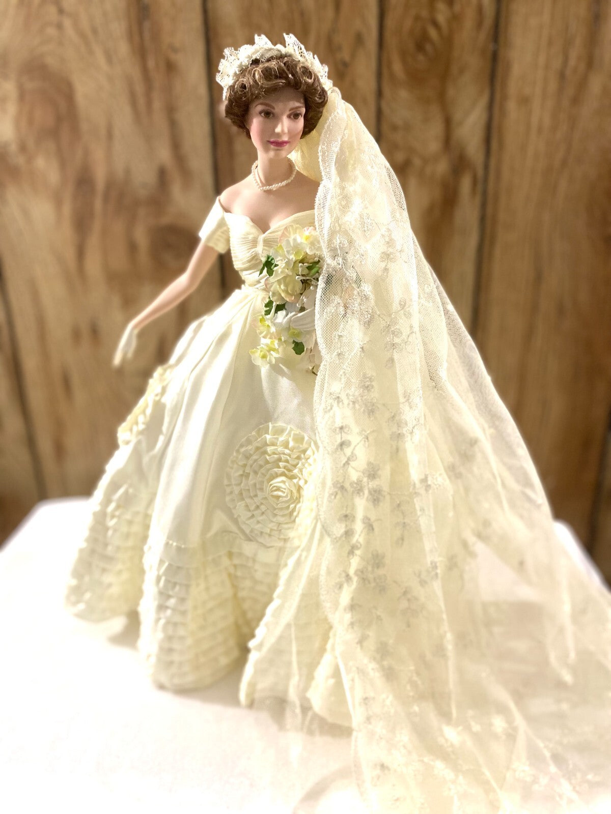 Franklin Heirloom The Jacqueline Kennedy In Wedding Dress Porcelain doll
