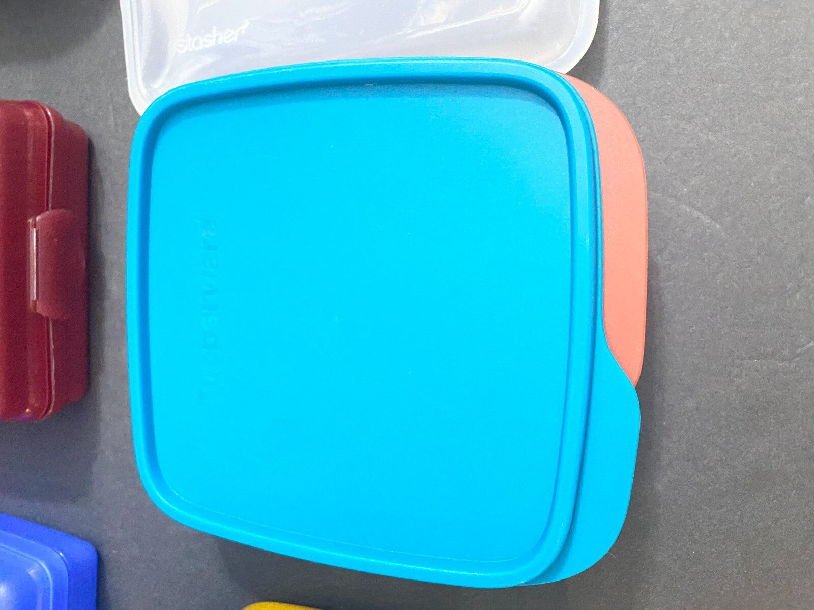 Lot Of 7 Tupperware Plastic Lunch Container & 2 Enveloppe Ones