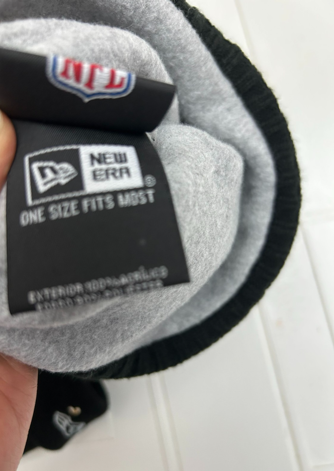 New Era NFL Las Vegas Raiders Football Team Unisex Black/White Beanie - One Size