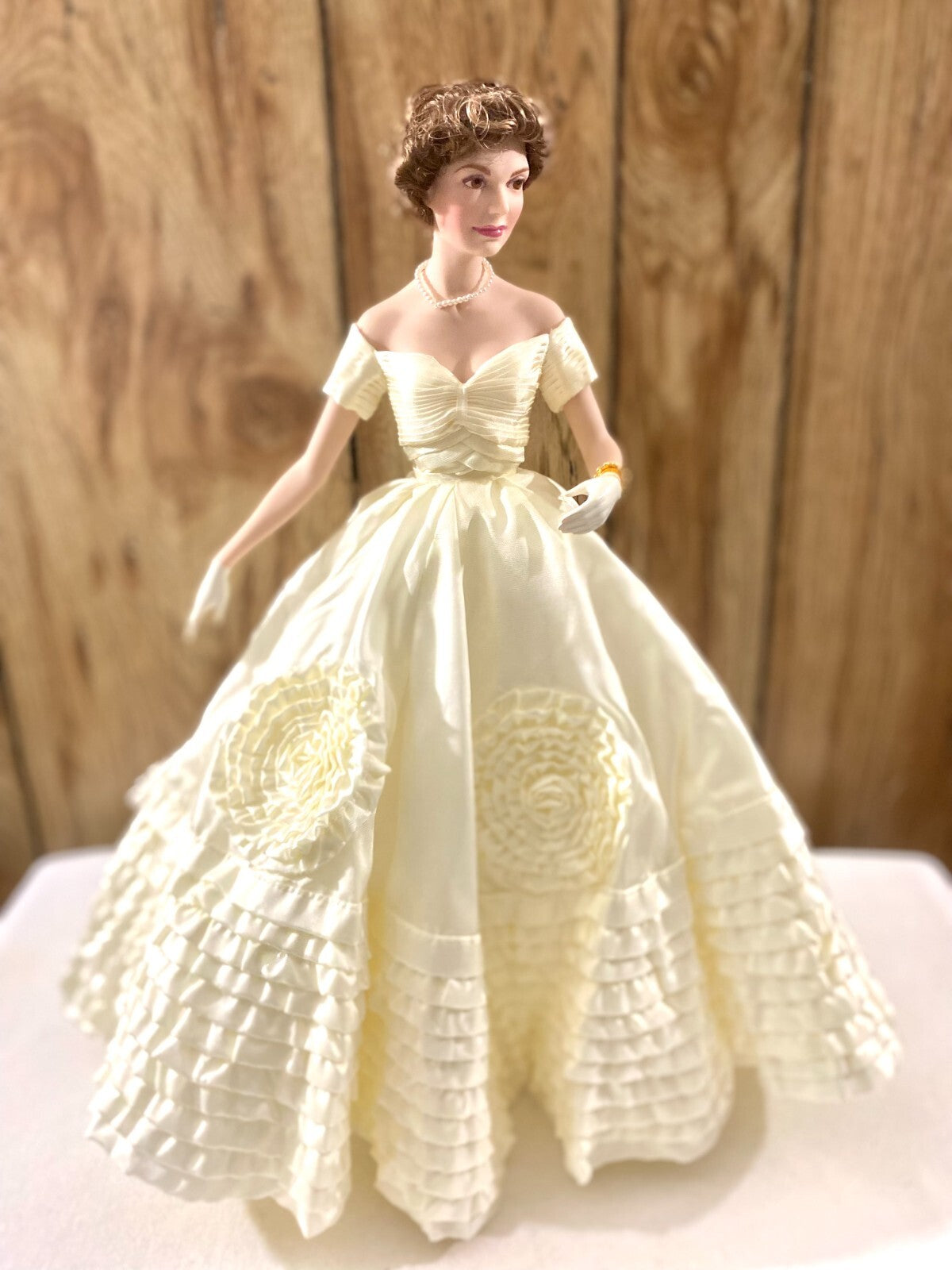Franklin Heirloom The Jacqueline Kennedy In Wedding Dress Porcelain doll