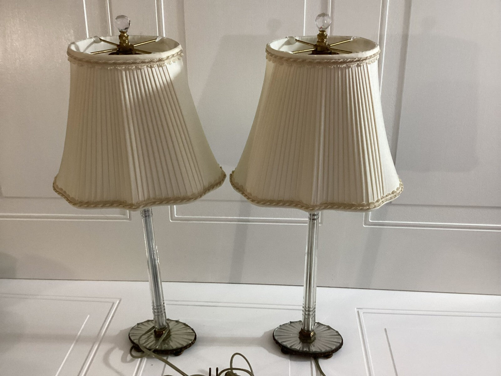 Set Of 2 Vintage Electric Powered 23 Inch Glass Stem Table Lamp With Shade