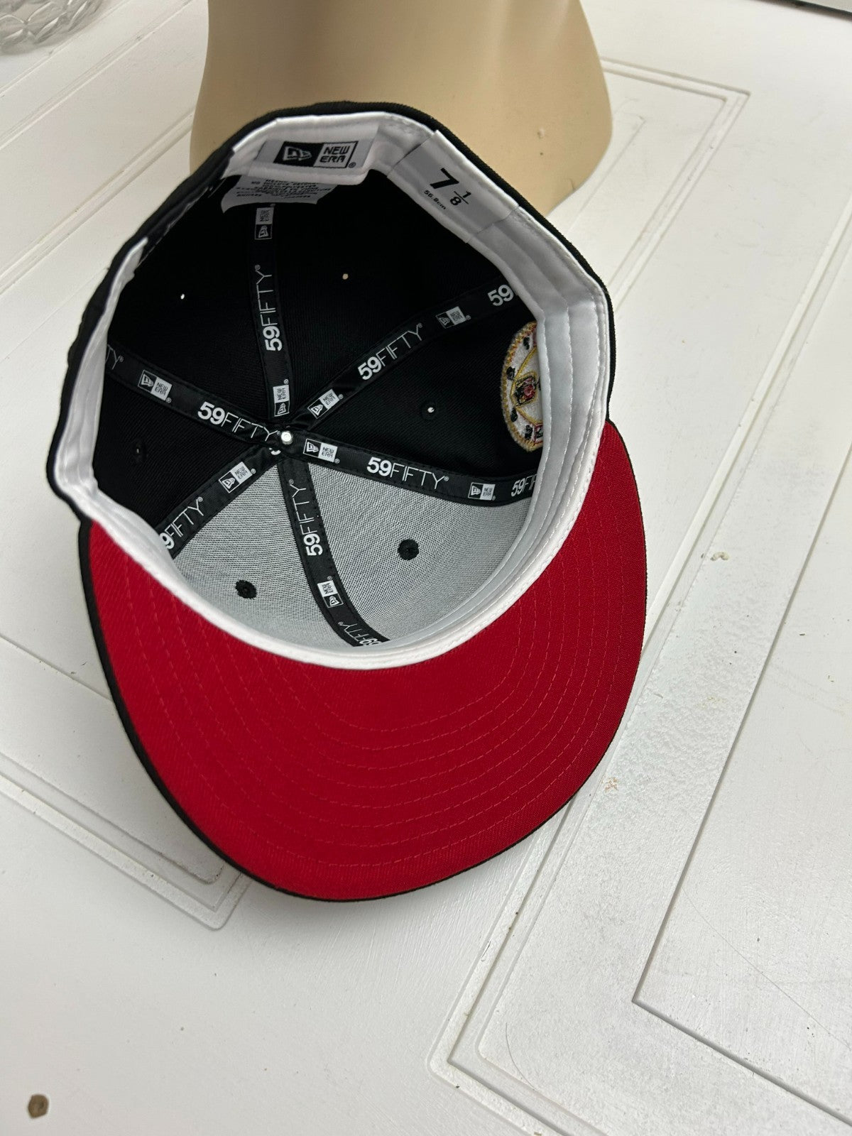 New Era NFL Las Vegas Raiders Football Team Size 7 1/8(56.8cm) - Black