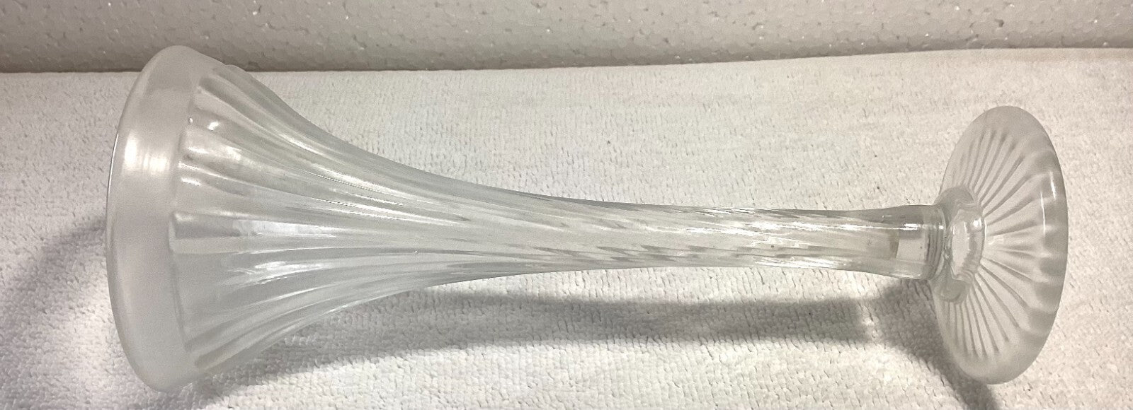 Vintage Ribbed Centerpiece Flower Bud Vase