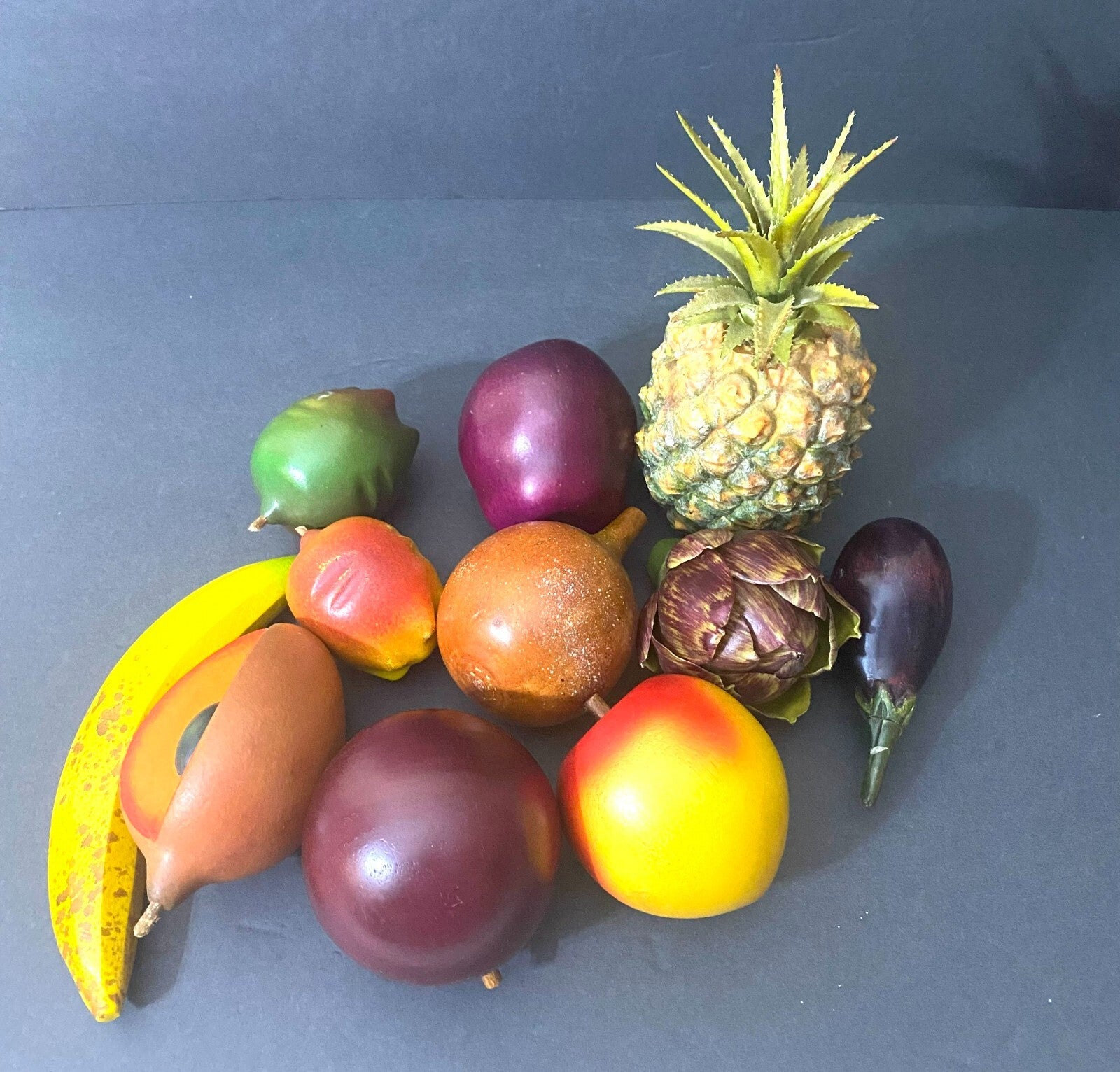 Decorative Wooden Bowl And 11 Pieces Various Fruits