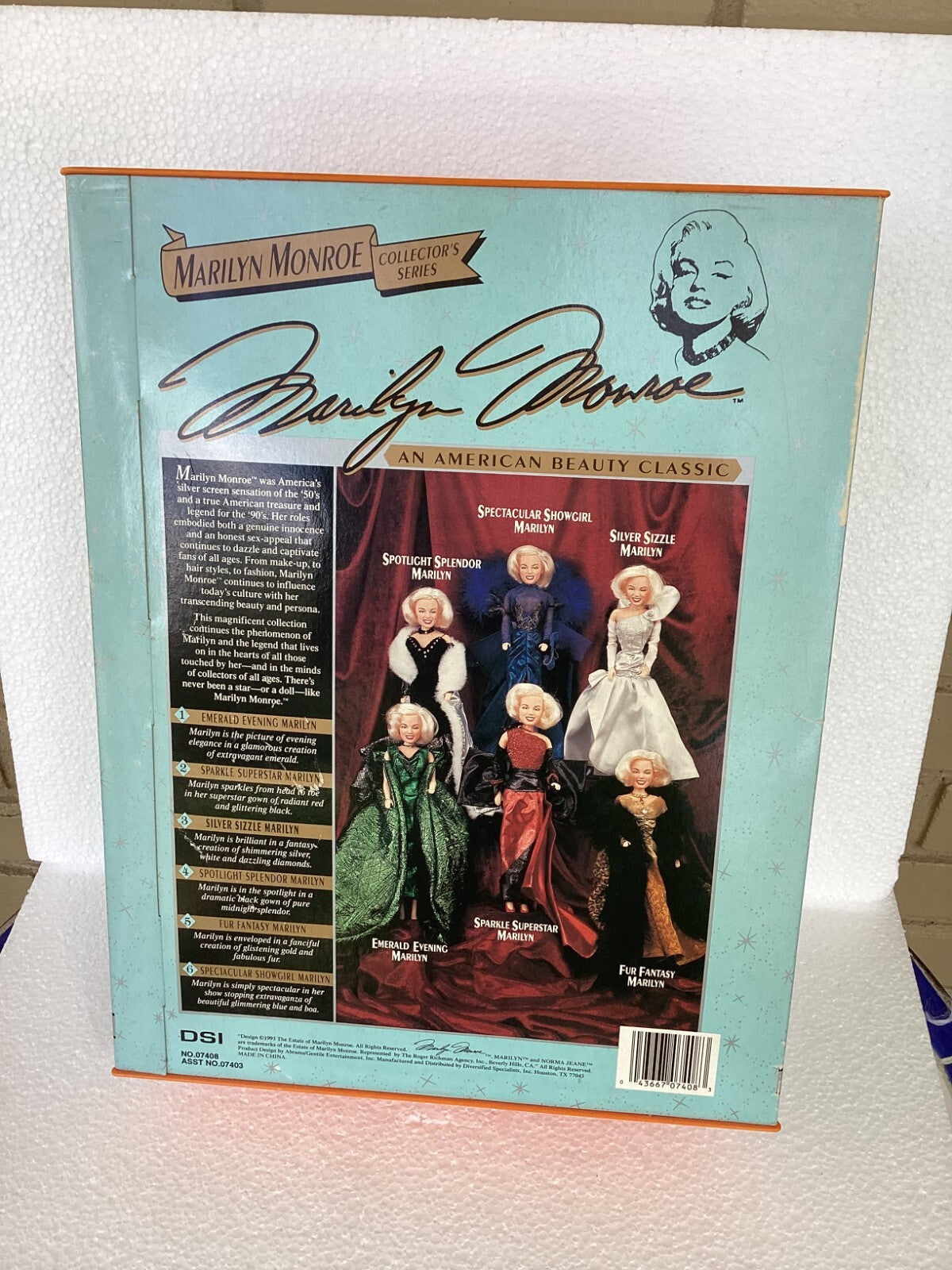 DSI Marilyn Monroe Fur Fantasy Collector Series American Beauty Classic Doll