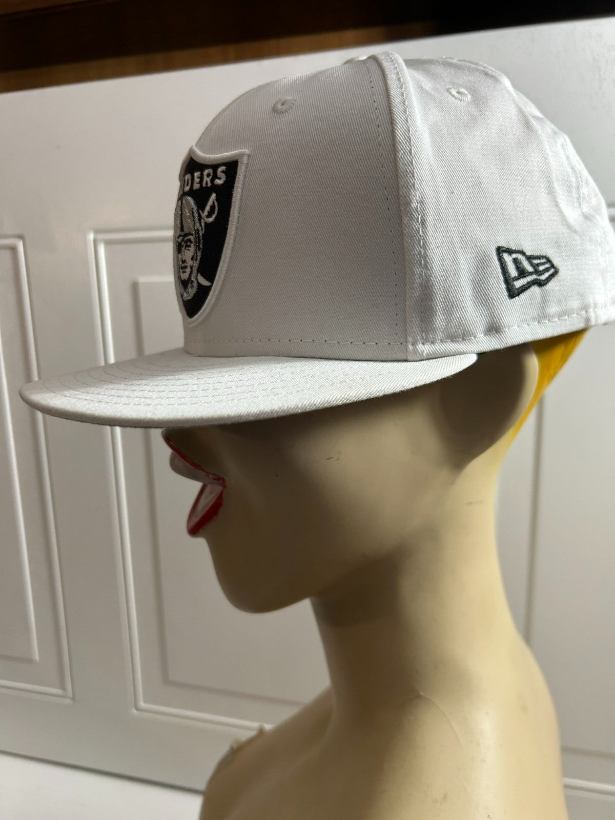 New Era Las Vegas Raiders NFL Football Team Cap - Black White Size 7.5