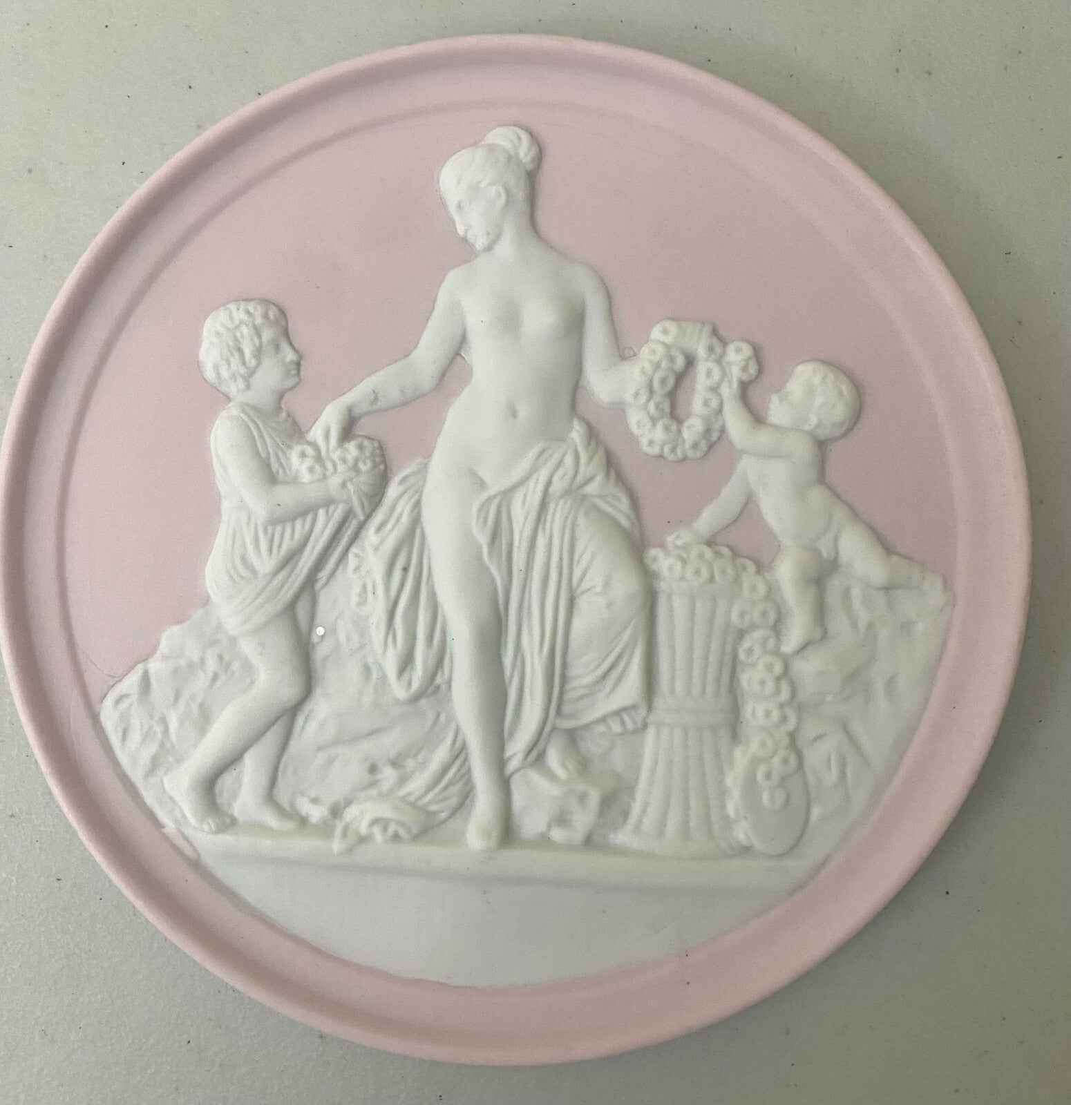 Set Of 2 Royal Copenhagen Bing & Grodahl Wall Plates Color Pink & White 5.5 Inch