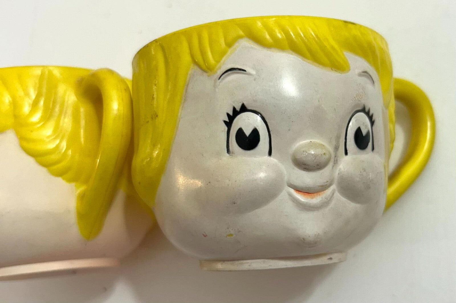 Lot Of 2 Vintage Campbells Soup Embossed Doll Face Dolly Dingle Kids Mug