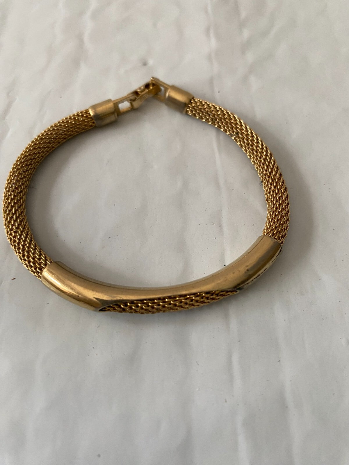 Vintage Avon Womens Signed Chain Bracelet Gold Tone Mesh