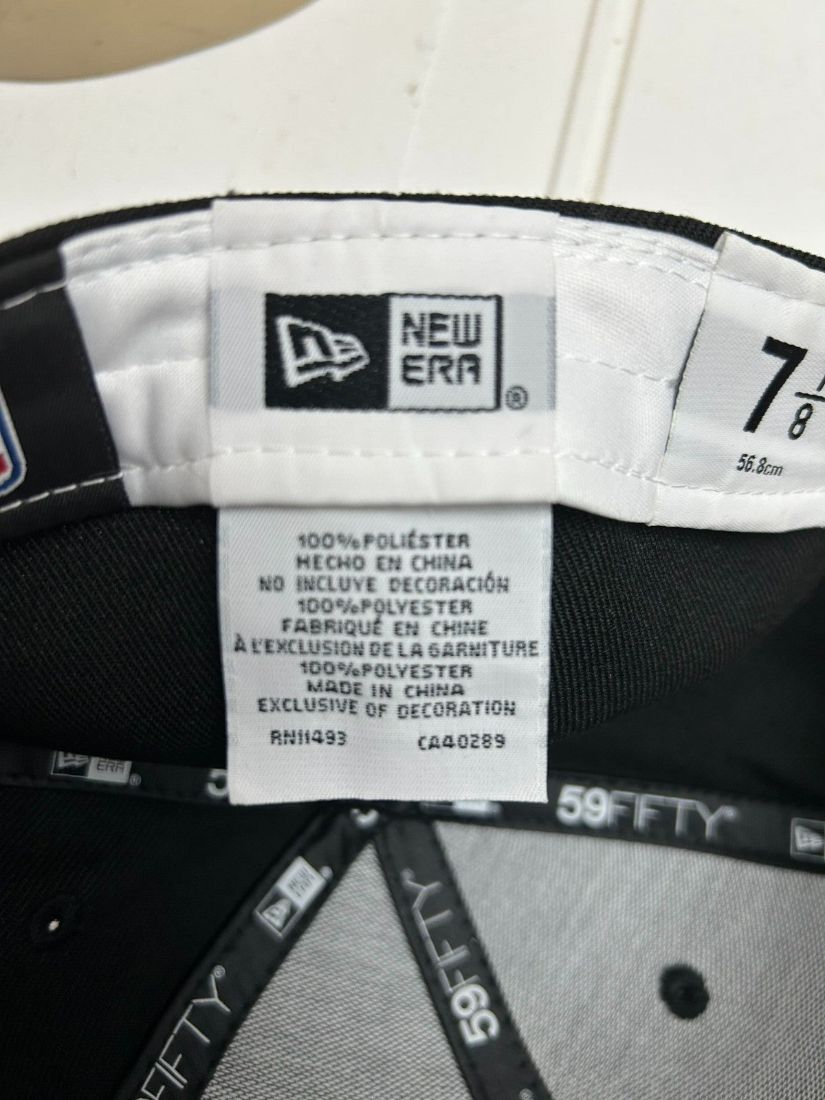New Era NFL Las Vegas Raiders Football Team Size 7 1/8(56.8cm) - Black