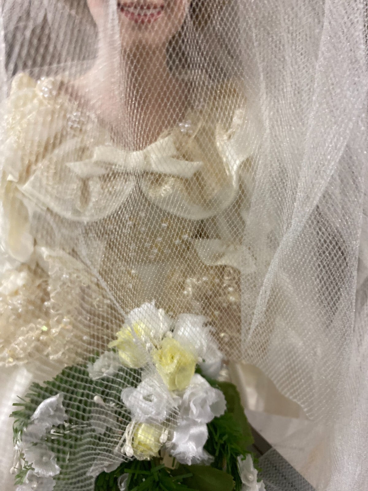 The Danbury Mint The Princess Diana Bride Porcelain Free Standing Wedding Doll