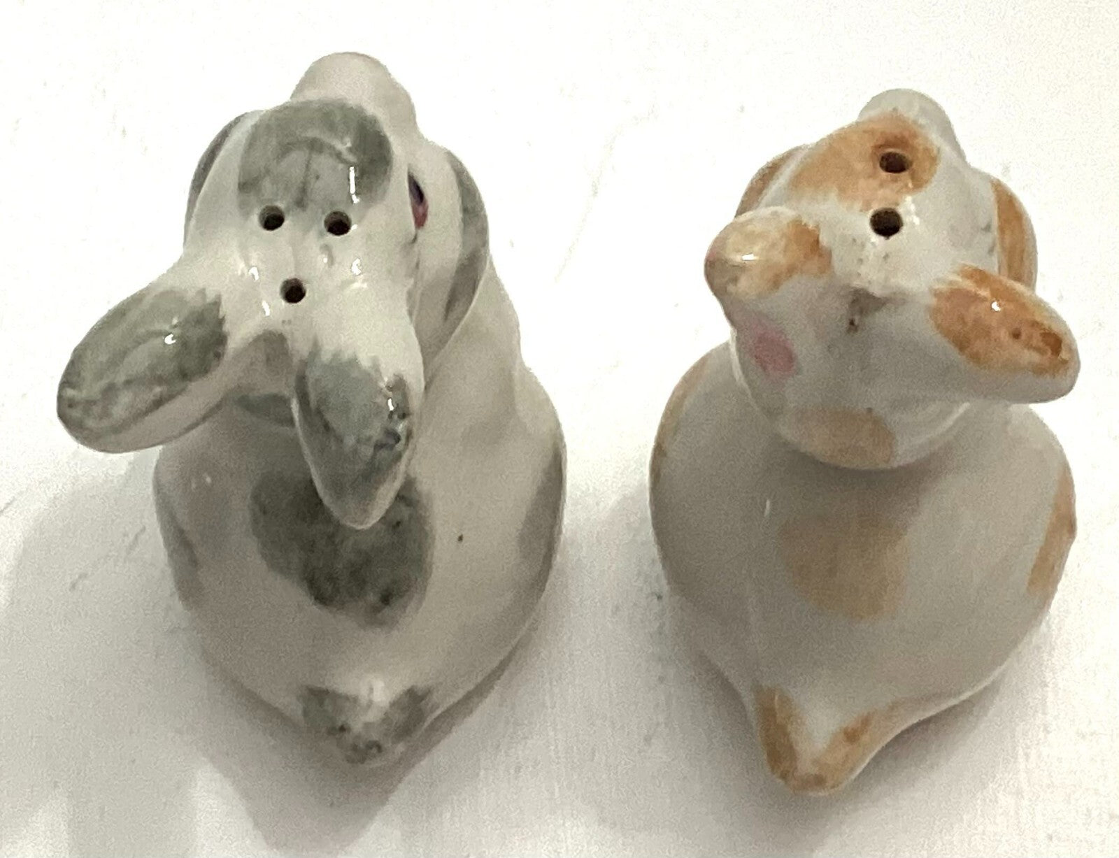 Set Of 2 Vintage Rabbit Shaped Salt And Pepper Shakers