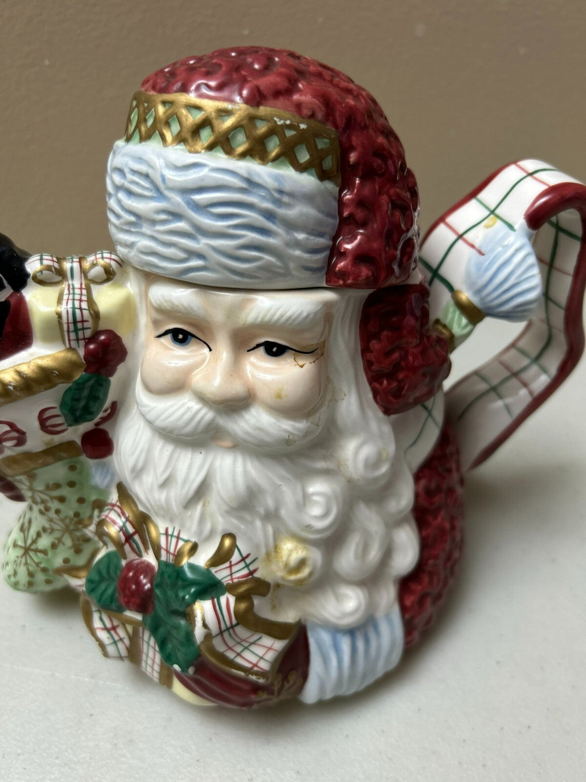 Holiday Christmas Theme Santa Clause Head Figure Small Tea Pot With Lid